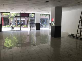 Rent Business premise in Manlleu. Local en venda o lloguer  a manlleu