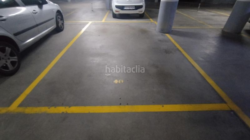 Foto c06042ff-5b9b-4788-8b01-cd056fa27bd1. Aparcament cotxe a eix onze de setembre 25 a El Sucre-El Nadal Vic