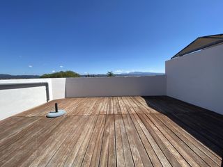 D�plex  D'arnald de corc�. D�plex amb gran terrassa i 2 pk