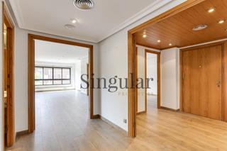 Pis  Carrer dalmases. Piso con terraza en calle dalmases a la venta
