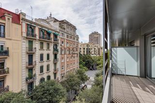Alquiler Piso  Carrer lepant. Piso con terraza y piscina comunitaria en el barrio de sagrada f