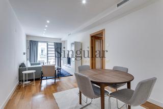 Affitto Appartamento  Carrer lepant. Piso con terraza y piscina comunitaria en el barrio de sagrada f
