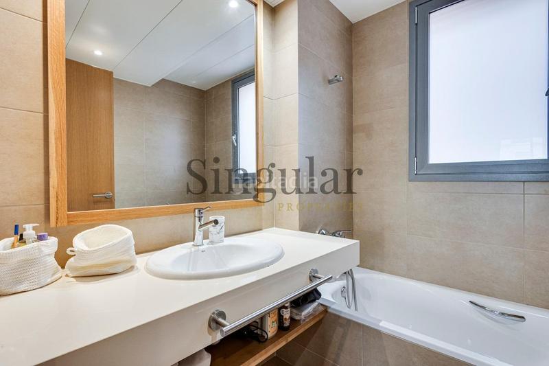 Foto 8fee9dbe-004a-4efd-8603-94a0797e6b9a. Alquiler piso  con terraza y piscina comunitaria en el barrio de sagrada familia en Barcelona