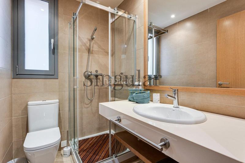 Foto b2e1fa8c-ff83-40d8-a01d-fb00b93ce0db. Alquiler piso  con terraza y piscina comunitaria en el barrio de sagrada familia en Barcelona