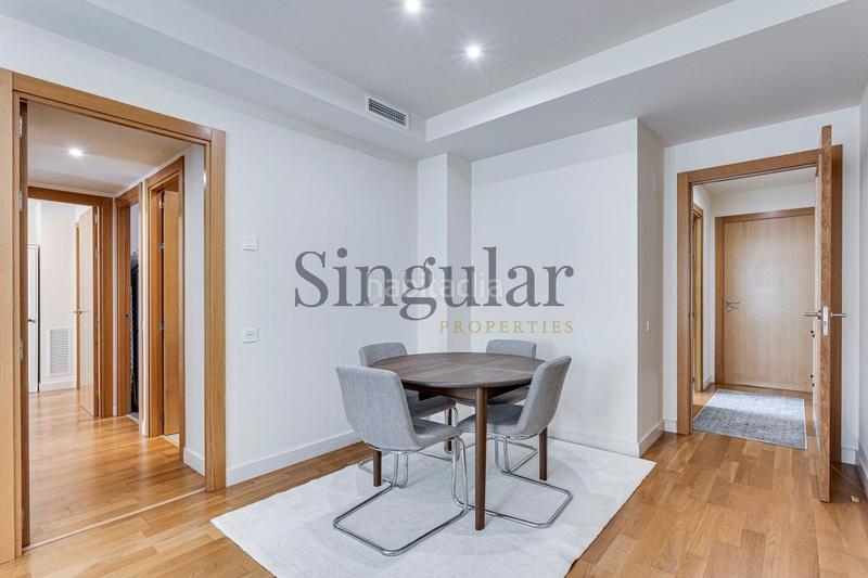 Foto bca7aa82-a73f-4b2e-a189-0733fd0d2f10. Alquiler piso  con terraza y piscina comunitaria en el barrio de sagrada familia en Barcelona