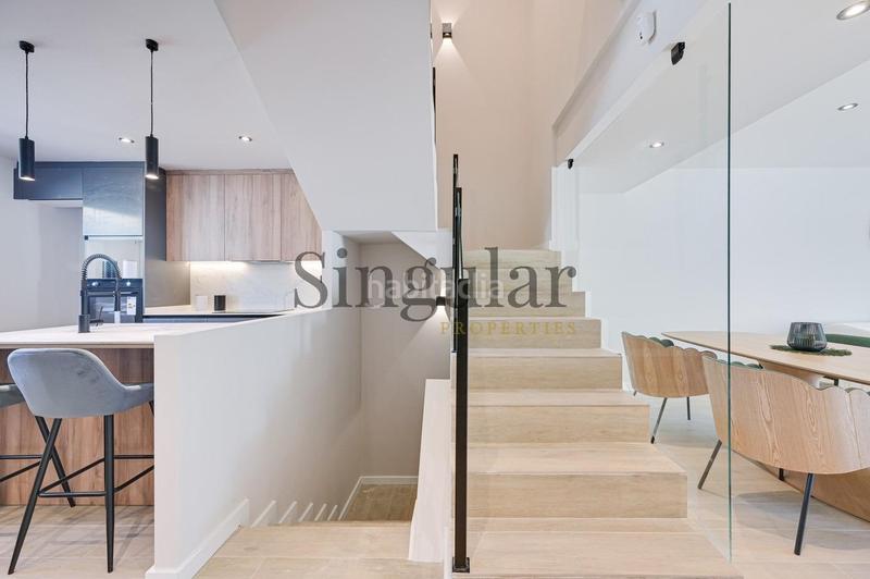 Foto aa652158-287d-41f5-b80c-f6437e515fb0. Casa adosada descubre tu nuevo hogar en el cautivador casa adosada con garaje privado en Llers