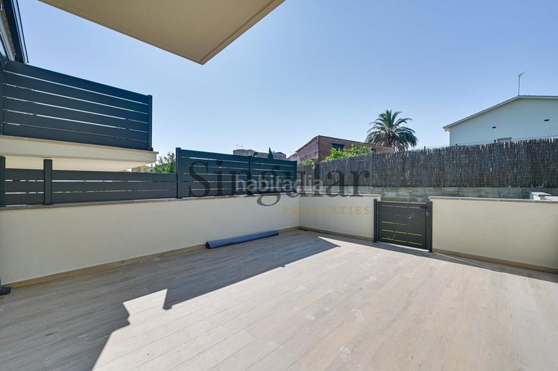 Foto e6f178e8-2f4a-4d5d-abc0-6cafc0f5d709. Casa adosada descubre tu nuevo hogar en el cautivador casa adosada con garaje privado en Llers