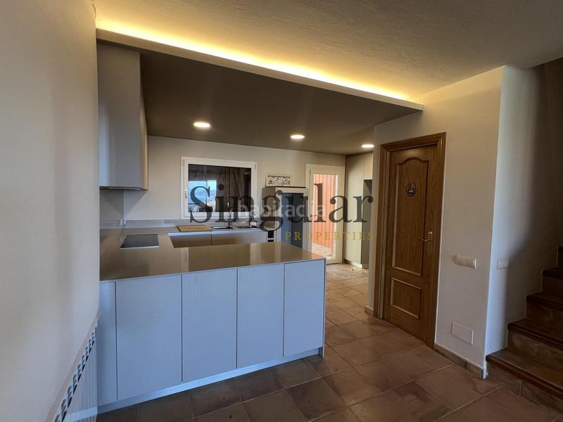 Foto 199ff66e-7230-4b5e-8876-df45f6ff11f3. Casa  adosada esquinera con jardín, piscina y vistas panorámicas al mar en sa riera en Begur