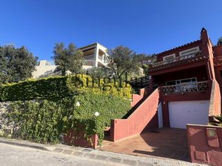 Haus  Carrer carrer de la xarmada. Casa adosada esquinera con jardín, piscina y vistas panorámicas