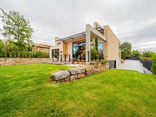 Casa a Taradell. Exclusivo chalet de diseño un refugio de lujo entre naturaleza y
