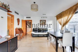 Piso  Passeig marítim. Piso en primera línea de mar con terraza y vistas