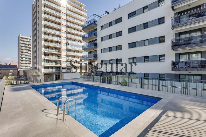 Foto fde739c0-2c07-4f03-90ff-e3ce336e86a9. Pis amb calefacció piscina a Port Badalona