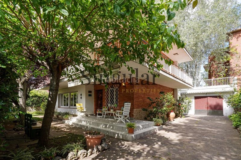 Foto 255612de-cc17-4c66-9a53-6e17f633e793. Casa amb aparcament a Centre Castelldefels