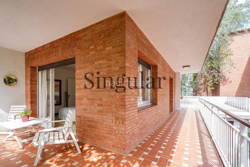 Foto 2aeaa2a4-b375-4f23-8f10-94ef15c4edc1. Casa amb aparcament a Centre Castelldefels