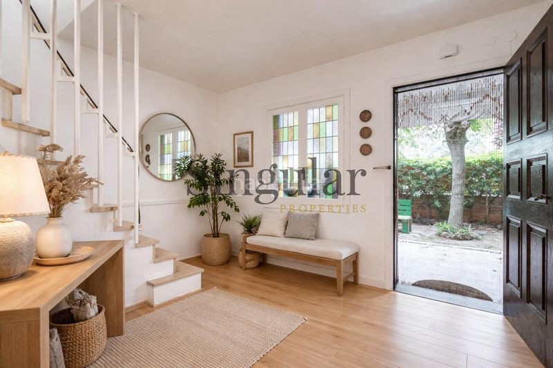 Foto 2f80c327-3e6b-4439-8457-788dc9e2d29b. Casa amb aparcament a Centre Castelldefels