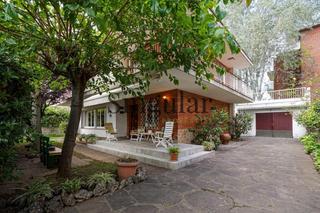 Maison à Centre. Chalet independiente en el barrio de les lluminetes