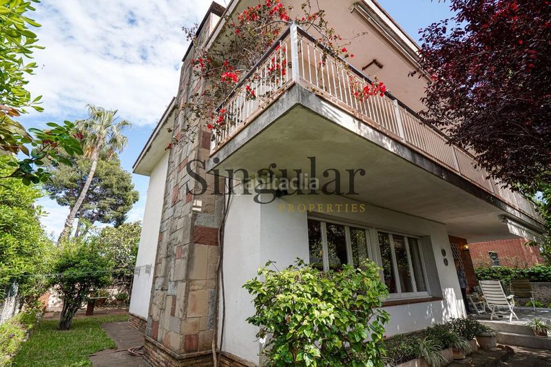 Foto b3708aa8-c1f0-4503-8d1b-d2dfb78c28f0. Casa amb aparcament a Lluminetes Castelldefels