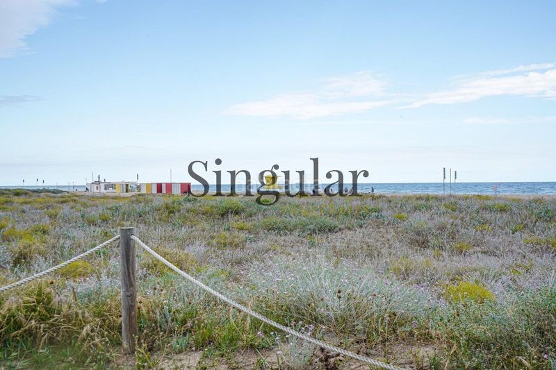 Foto db46a99c-b92b-45c7-9d21-c9ef122ed053. Casa amb aparcament a Centre Castelldefels