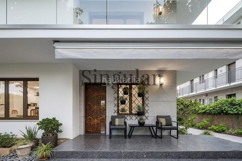 Foto fb15bf86-ccd9-4cb1-83f2-526f18124cdc. Casa amb aparcament a Centre Castelldefels