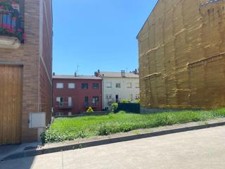 Terreny residencial a Sant Hipòlit de Voltregà. Solars en venda