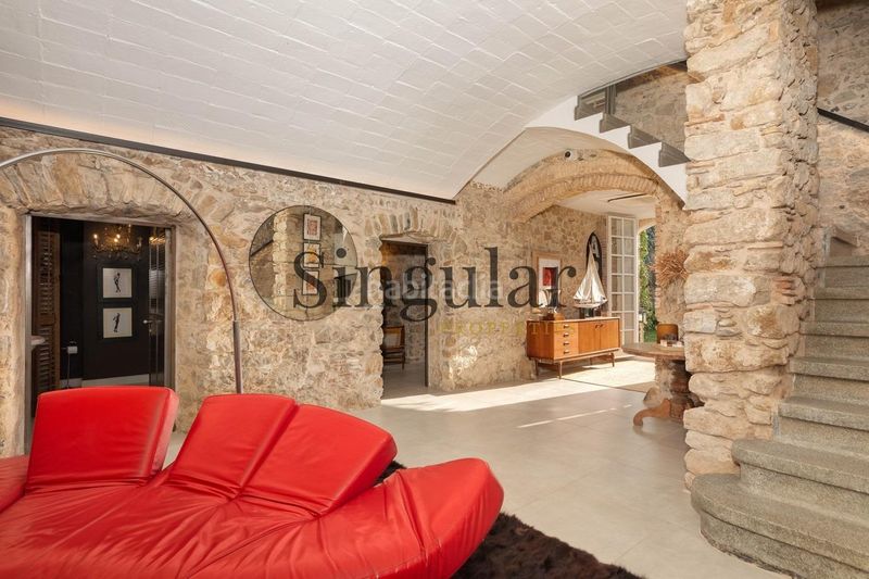 Foto 0da42054-c15c-4cbb-adc0-d24e978a4684. Masia amb piscina a Corçà