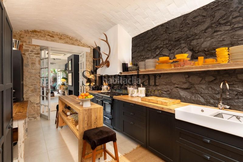 Foto 590feeed-4fa6-4da1-8bf9-fb74c8837bfc. Masia amb piscina a Corçà