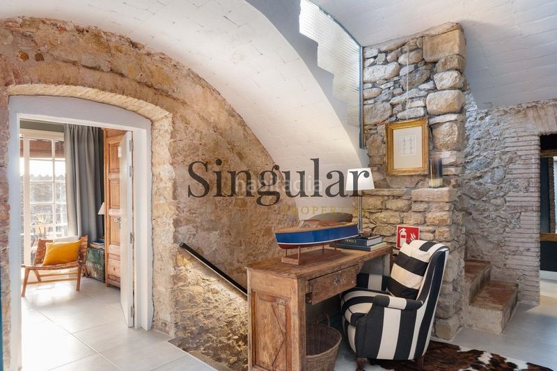 Foto abb4597f-f8e9-4eab-93cc-f2b3b6d5a206. Masia amb piscina a Corçà