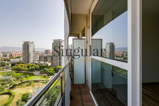Pis  Passeig del taulat. Piso con vistas panorámicas al mar y a barcelona en un 14º con p