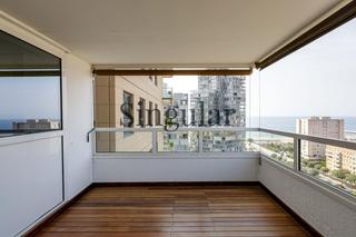 Pis  Passeig del taulat. Piso con vistas panorámicas al mar y a barcelona en un 14 con pa