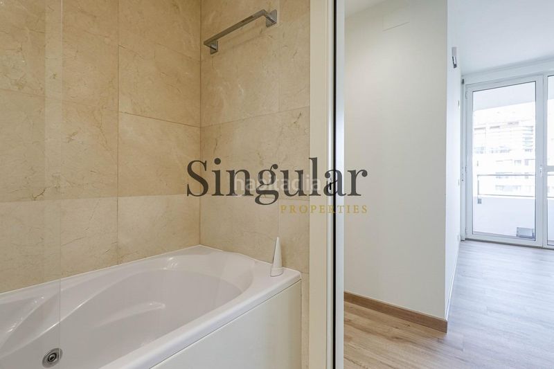 Foto f53a2f35-748e-4d1a-b488-1af3cd1285f2. Pis amb aparcament piscina a Diagonal Mar i el Front Marítim del Poblenou Barcelona