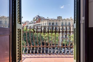 Piso  Calle aribau. Vivienda en finca regia junto al passeig de gràcia