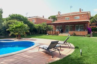 Chalet in Gava Mar. Chalet independiente en gavá mar