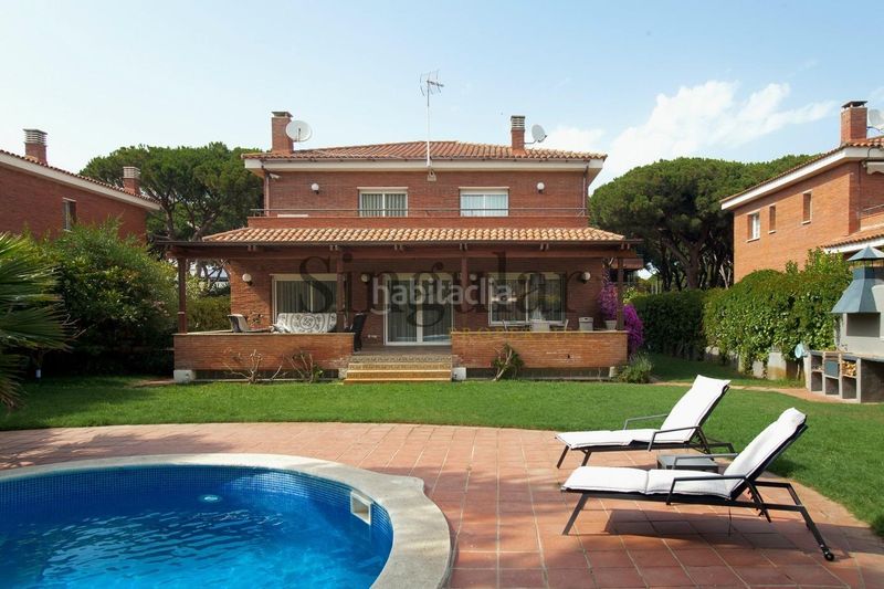 Foto 872709c1-5d63-4763-bbec-e4377d1fcfb5. Xalet amb calefacció aparcament piscina a Gava Mar Gavà