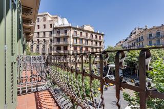 Etagenwohnung  Calle d'aribau. Preciosa vivienda en finca regia junto a paseo de gracia