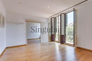 Pis  Calle d'aribau. Preciosa vivienda en finca regia junto a paseo de gracia