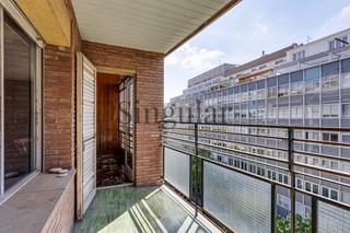 Pis  Bori i fontesta. Piso alto  junto a turó park  barcelona
