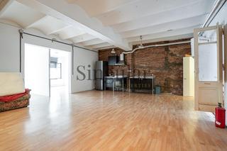 Pis a Vila de Gràcia. Maravilloso loft a reformar en el bohemio  distrito de gracia