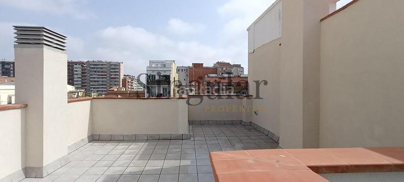 Foto 4a3bd07b-7515-4ede-8cb5-a7cb5b961196. Ático impresionante sobreático en rector triado nuevo a estrenar en Barcelona
