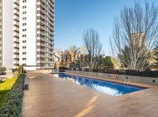 Lloguer Pis a Diagonal Mar i el Front Marítim del Poblenou. Piso en alquiler con piscina y jardín comunitario