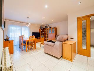Pis  De roma. Pis de 3 habitacions  amb aparcament