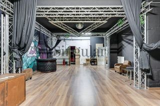 Business premise in Sant Gervasi - Galvany. Local de 195 m2 en galvany ideal para productoras