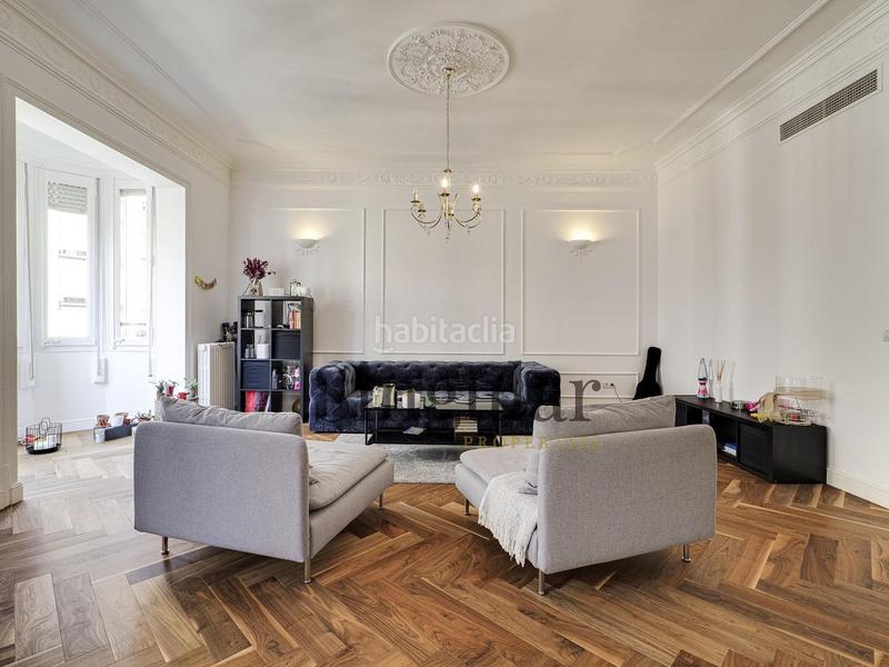 Foto 2acf66d9-d325-4b3d-8f00-efc3e2753618. Alquiler piso elegante vivienda en calle muntaner en Barcelona