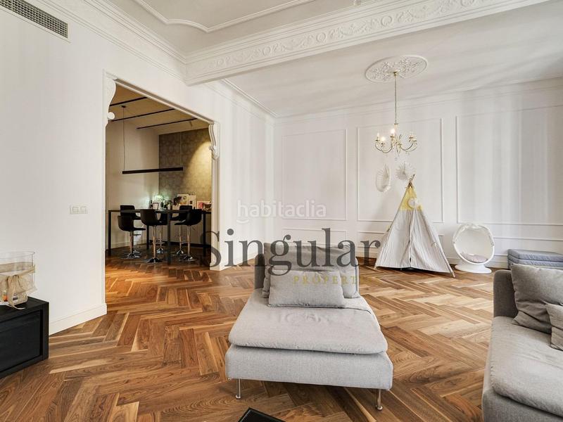 Foto 5048631c-5290-4b11-990c-807b61a2ee76. Alquiler piso elegante vivienda en calle muntaner en Barcelona