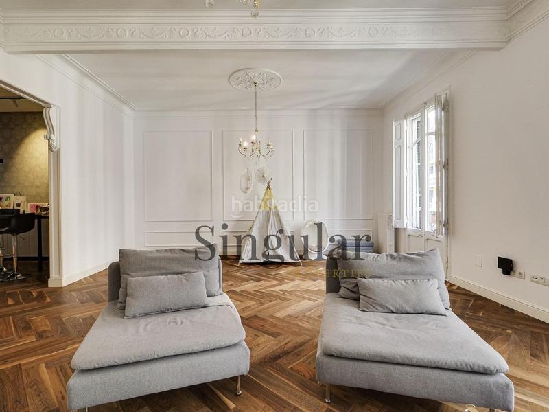 Foto 6b959080-cdd0-4781-9274-7d02b62e4e1b. Alquiler piso elegante vivienda en calle muntaner en Barcelona