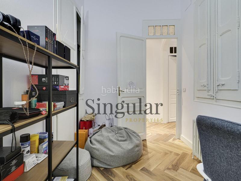 Foto 7940cd38-2efb-4b0d-8f46-b029b34a08f7. Alquiler piso elegante vivienda en calle muntaner en Barcelona