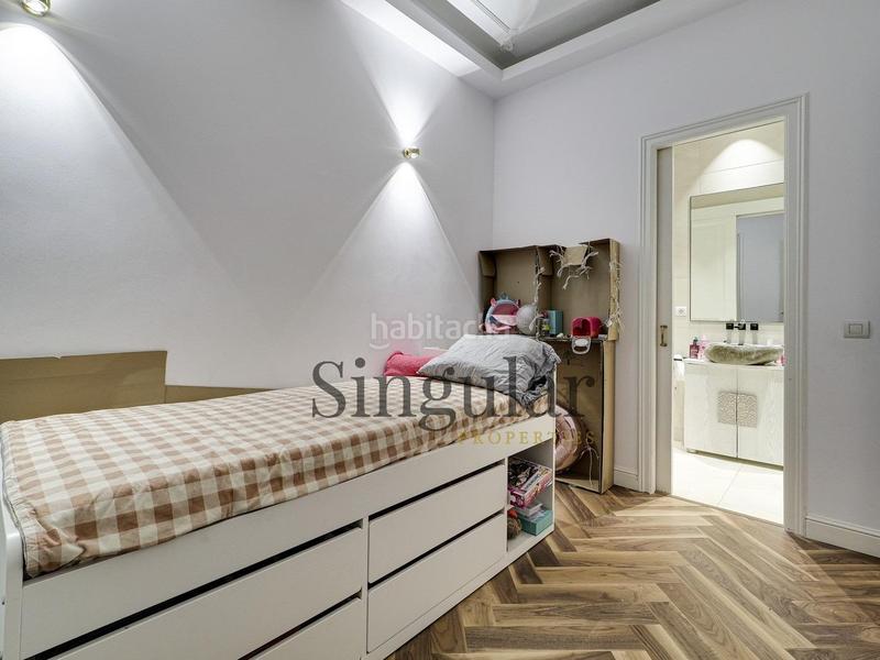 Foto 90a1bc43-805c-4205-8265-6cfd84e5678a. Alquiler piso elegante vivienda en calle muntaner en Barcelona
