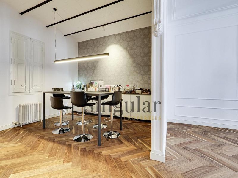 Foto aa89cb8f-2065-448c-b816-b55742111942. Alquiler piso elegante vivienda en calle muntaner en Barcelona