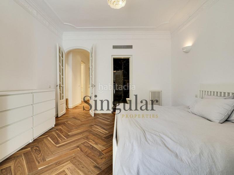 Foto b617cdaa-bec3-45fd-aba7-98c3ce40357f. Alquiler piso elegante vivienda en calle muntaner en Barcelona
