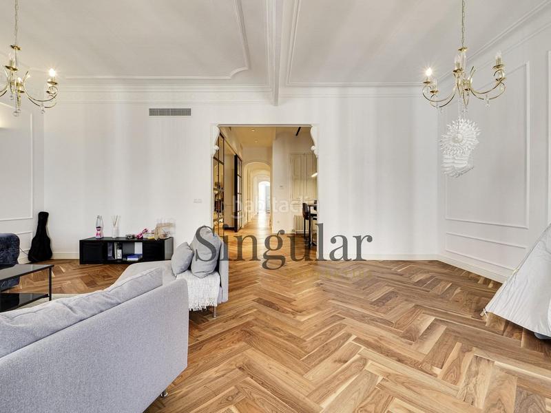 Foto faae97a7-eb06-43e4-8ca4-c0ed9076cab3. Alquiler piso elegante vivienda en calle muntaner en Barcelona