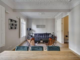 Location Appartement  Carrer de girona. Lujoso piso alto y amueblado en calle girona.